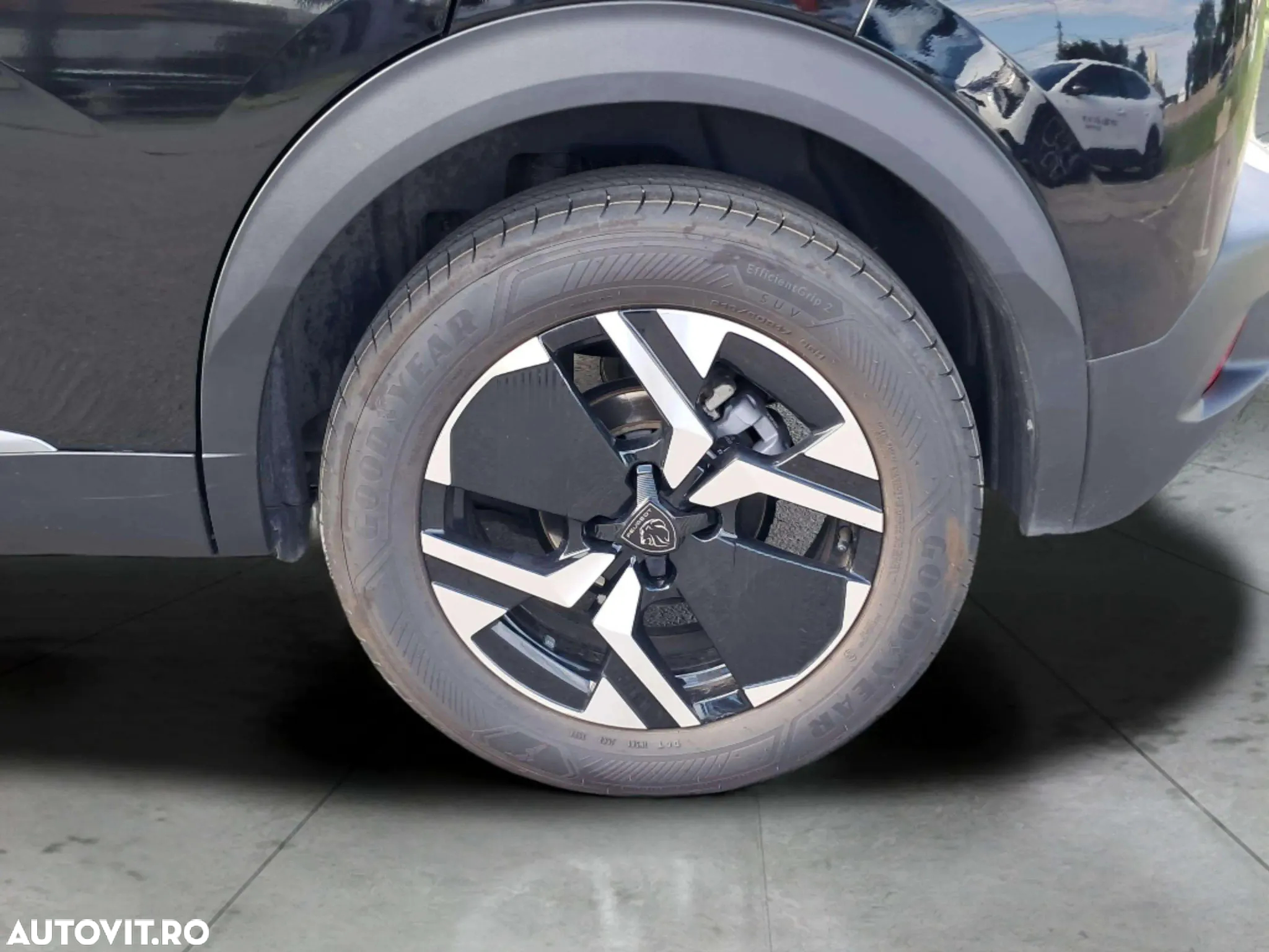 Peugeot 2008 1.2 L PureTech STT EAT8 Allure - 22