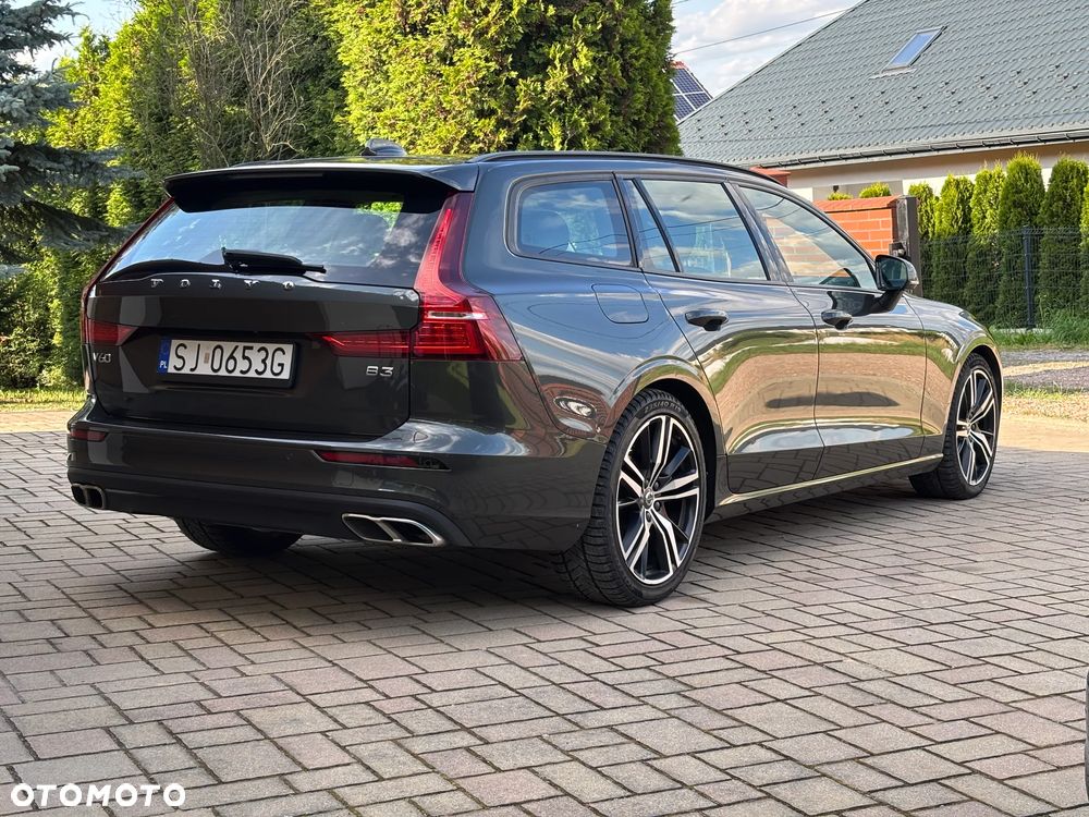 Volvo V60 B3 B DKG Momentum Pro - 9