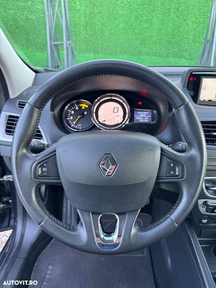 Renault Megane dCi 110 FAP Paris - 17