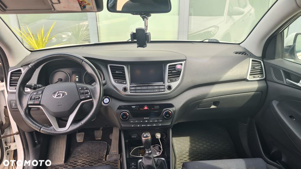 Hyundai Tucson 1.7 CRDI BlueDrive Style 2WD - 15