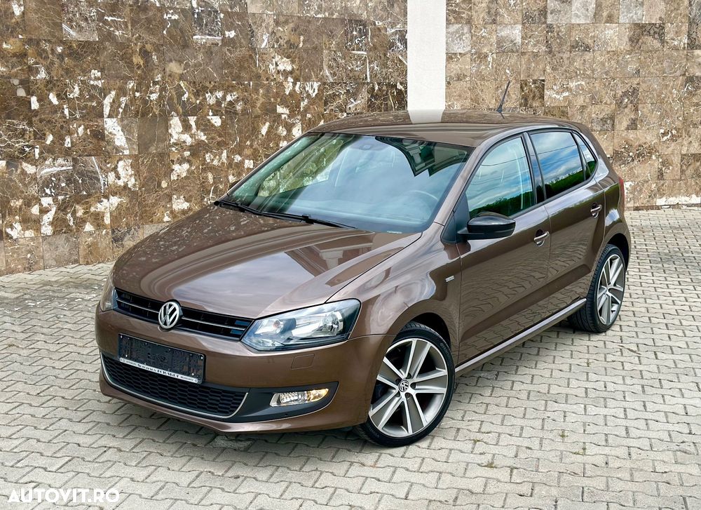 VOLKSWAGEN Polo