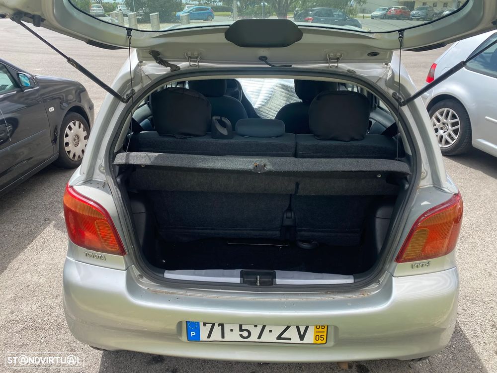 Toyota Yaris - 4