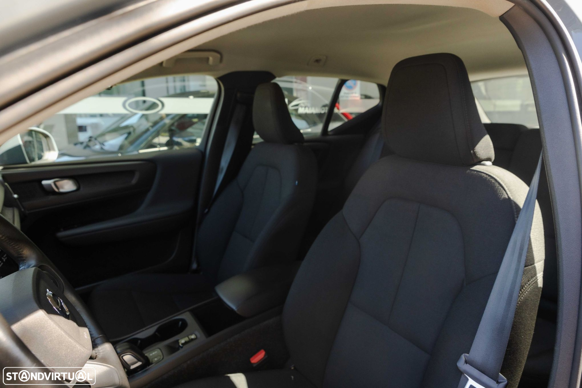Volvo XC 40 1.5 T2 Momentum Core Geartronic - 12