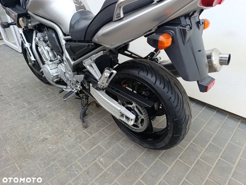 Yamaha FZS - 18