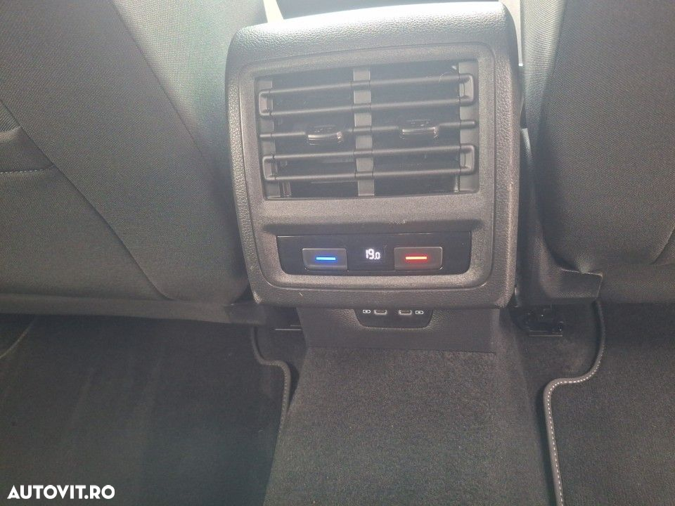 Volkswagen Golf - 23