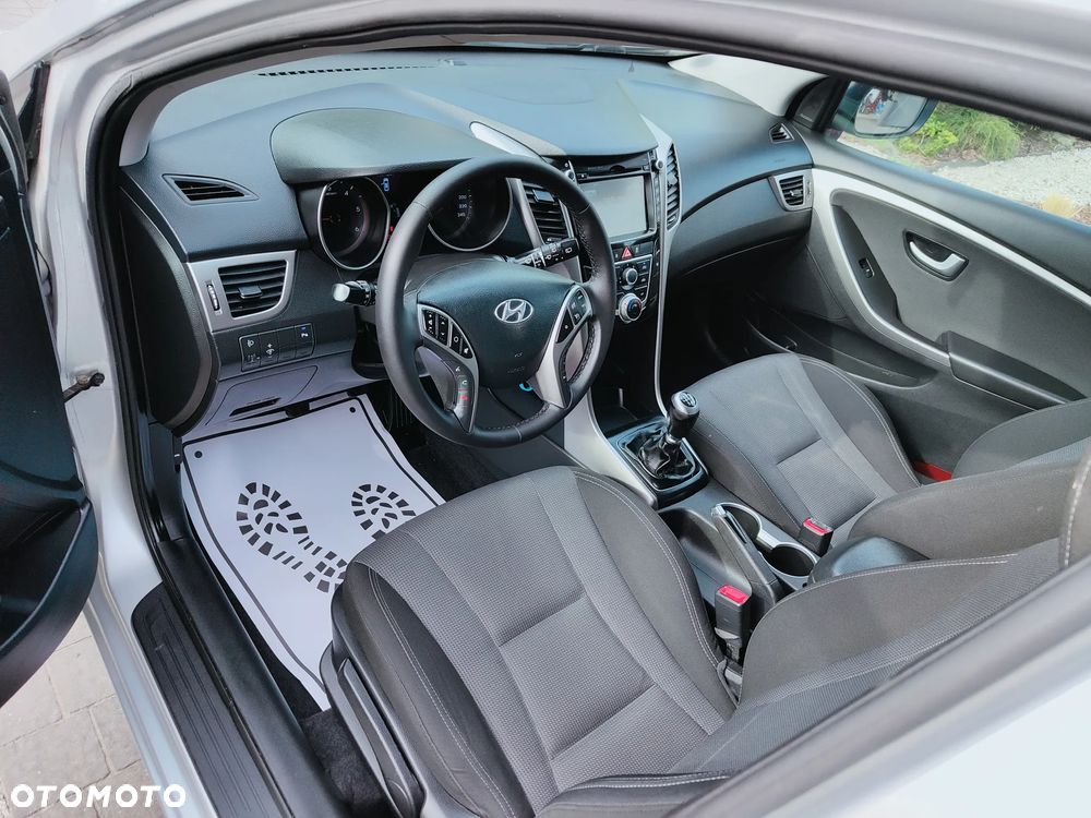 Hyundai i30 blue Kombi 1.6 CRDi Classic - 8