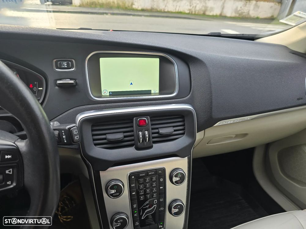 Volvo V40 Cross Country D3 Ocean Race - 18