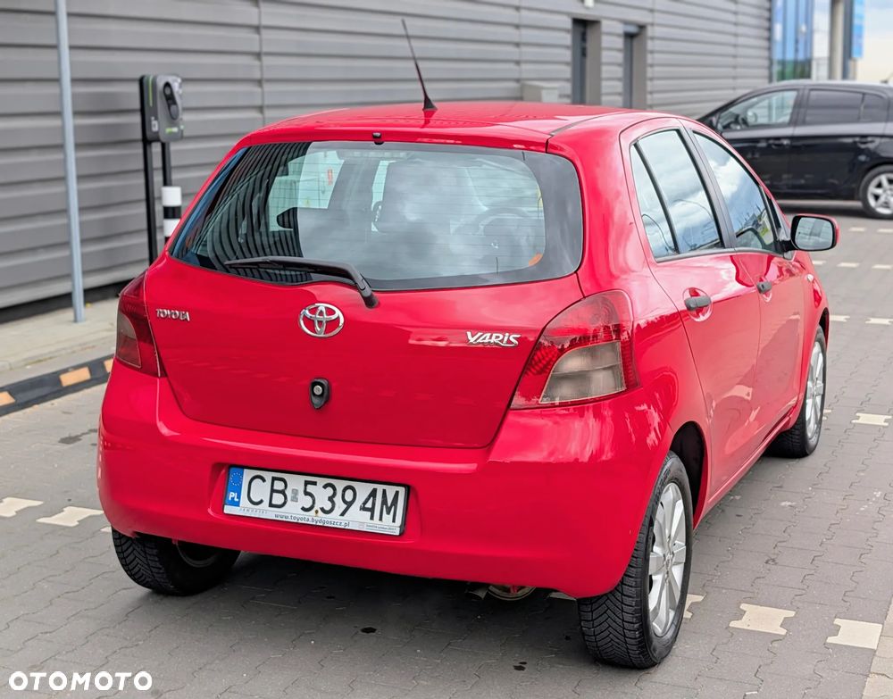 Toyota Yaris 1.3 Luna A/C - 12
