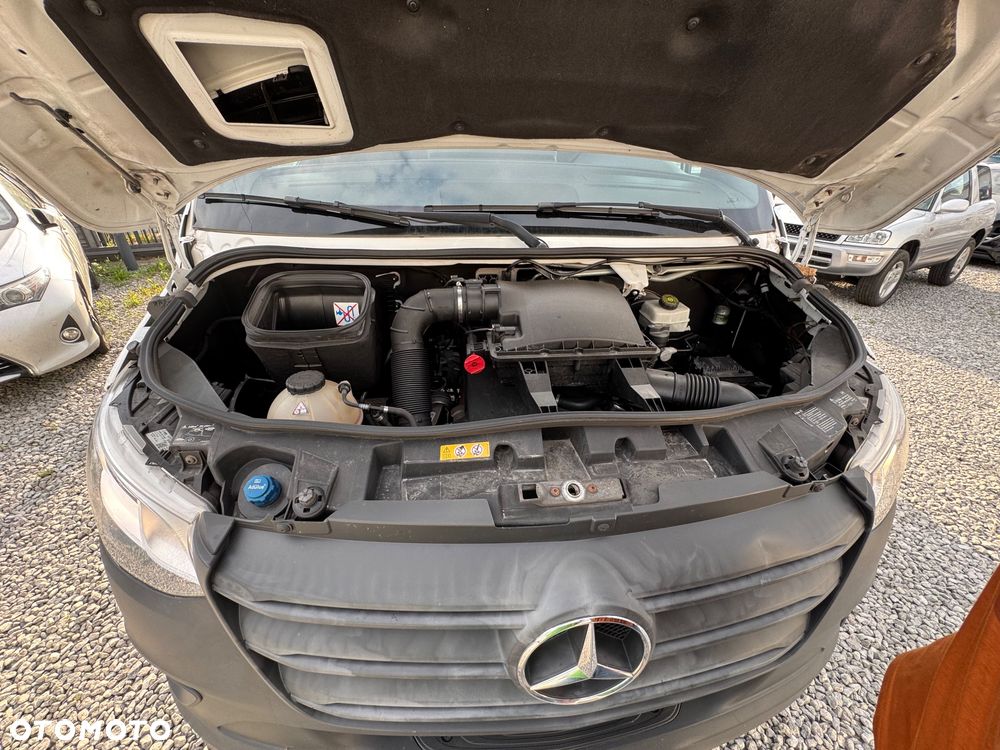 Mercedes-Benz Sprinter - 13