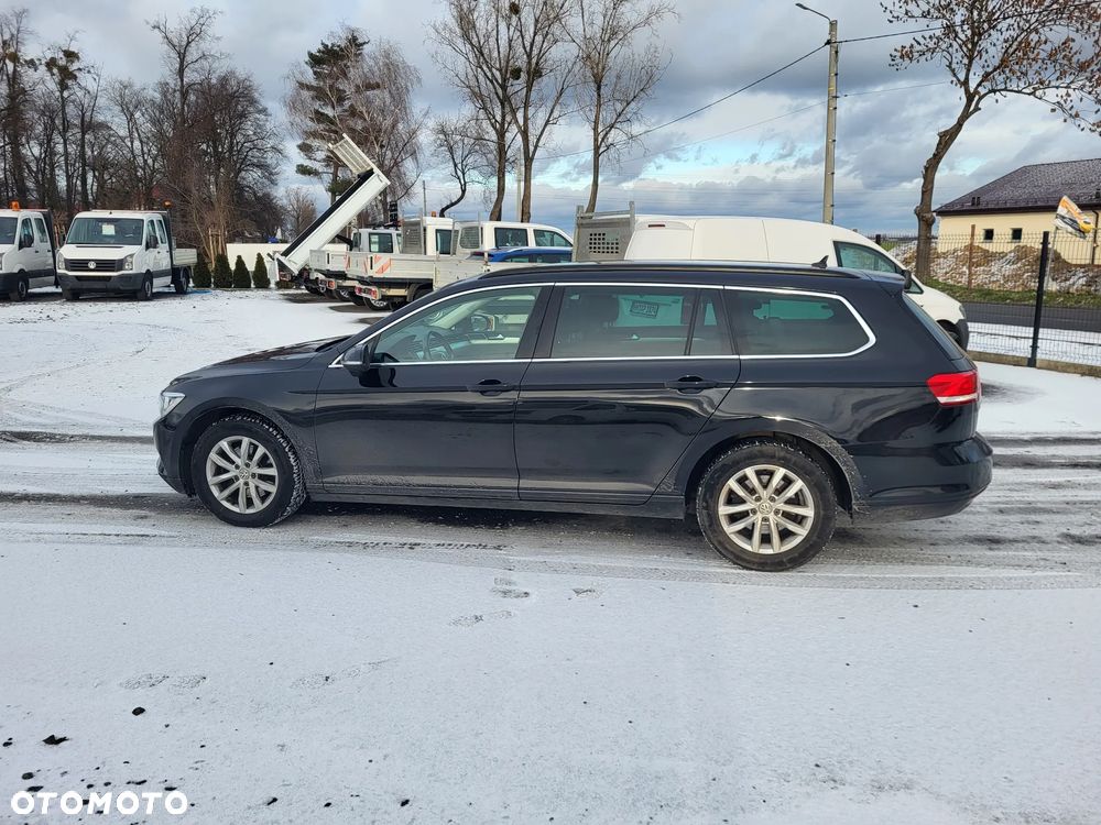 Volkswagen Passat 2.0 TDI SCR DSG Trendline - 5