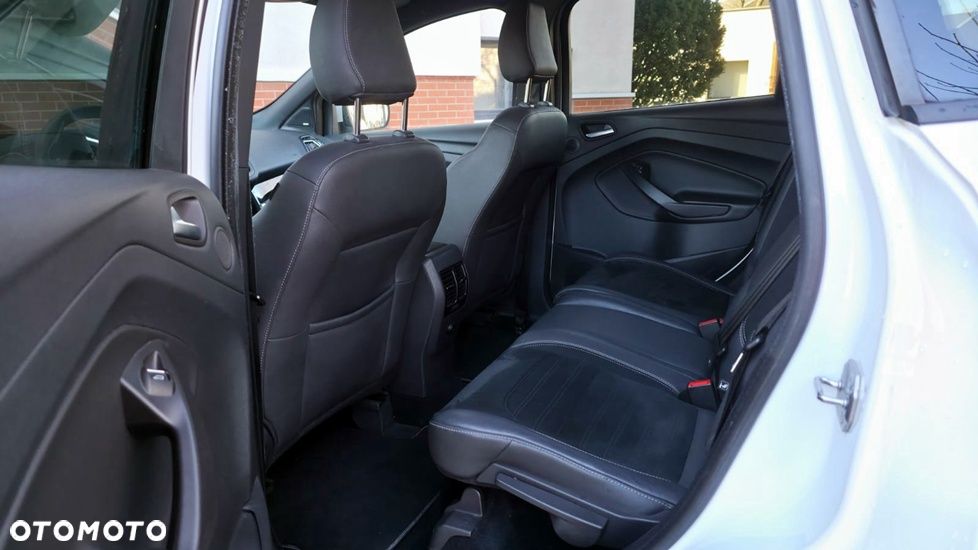 Ford Kuga 2.0 TDCi 2x4 ST-Line - 20