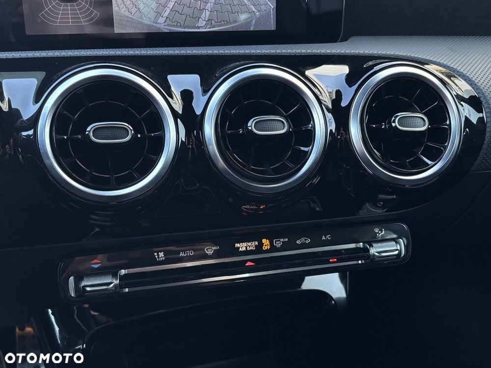 Mercedes-Benz CLA 220 d AMG Line 8G-DCT - 22
