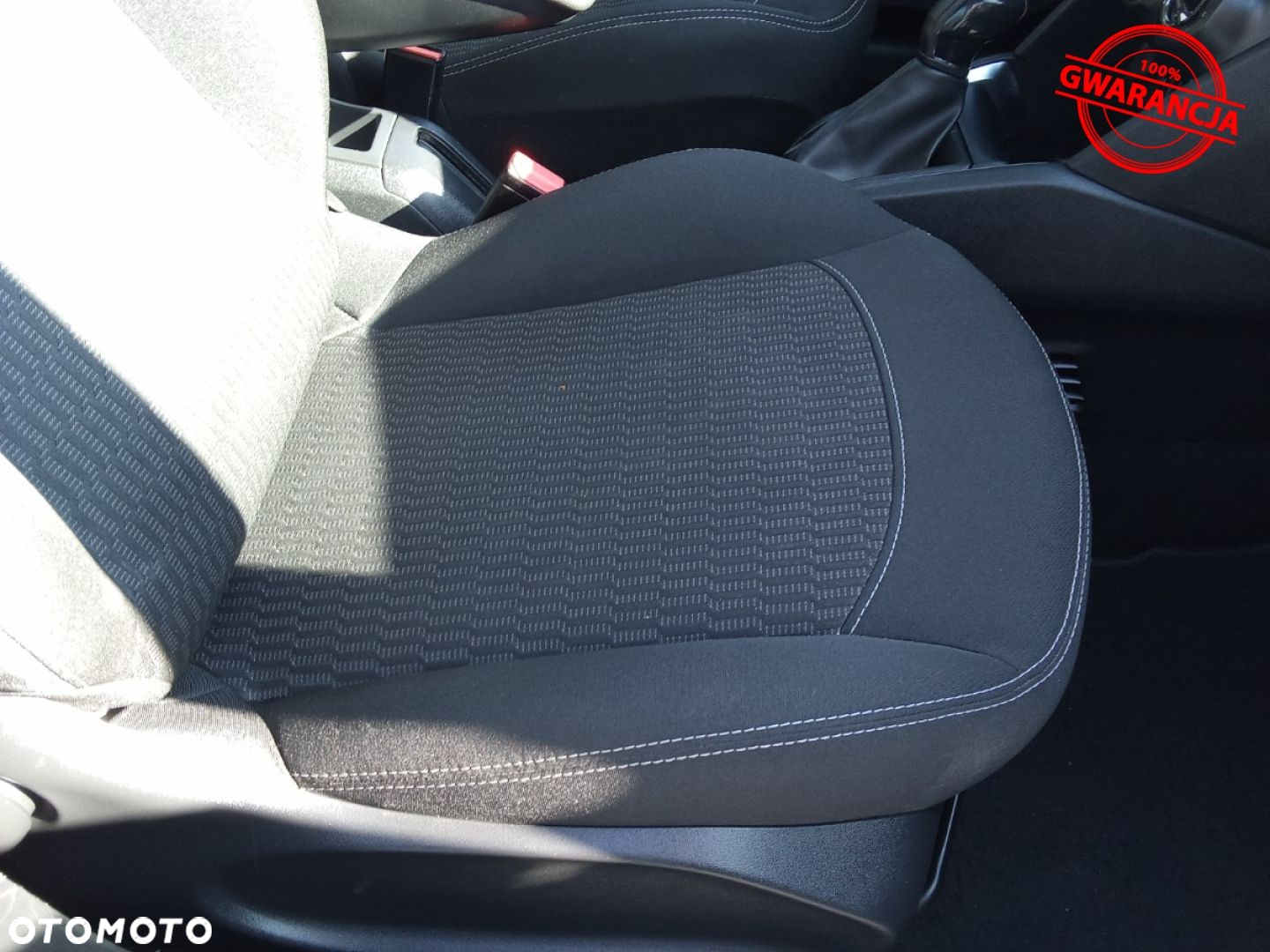 Peugeot 208 - 29