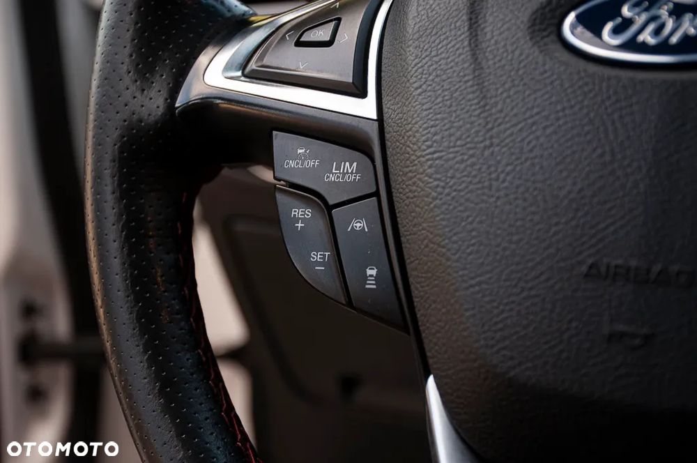 Ford Edge 2.0 EcoBlue Bi-Turbo 4x4 ST-LINE - 30