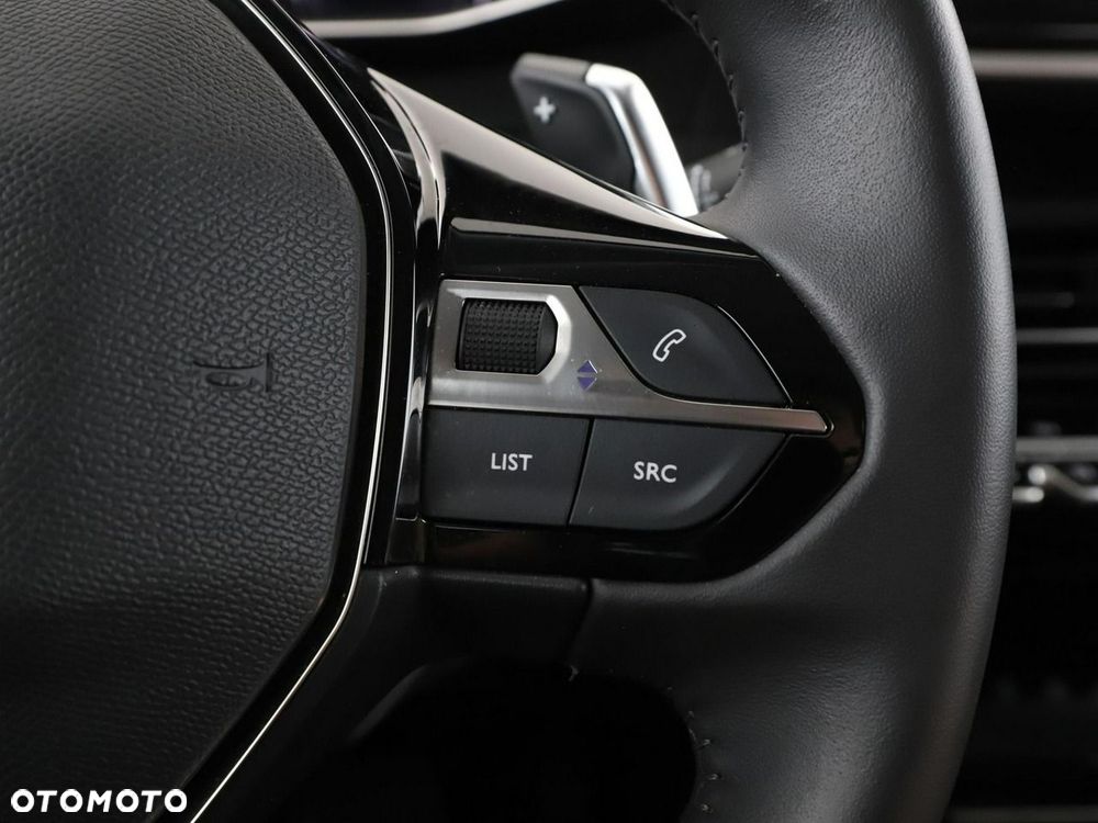 Peugeot 2008 PureTech 130 EAT8 Allure - 33