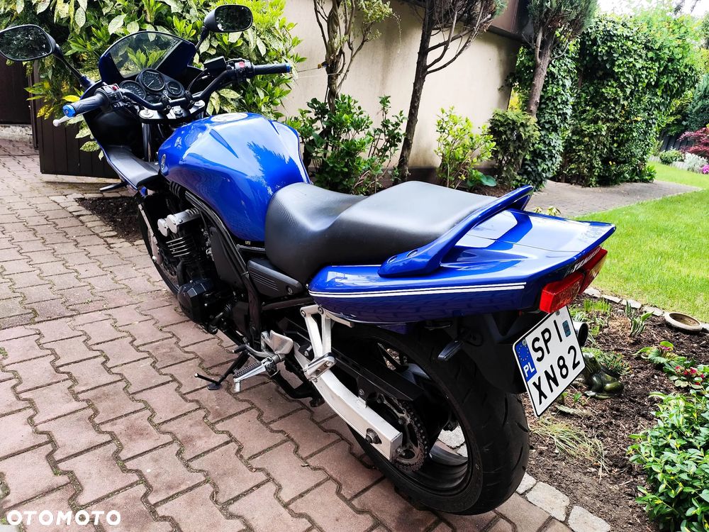 Yamaha FZS - 16