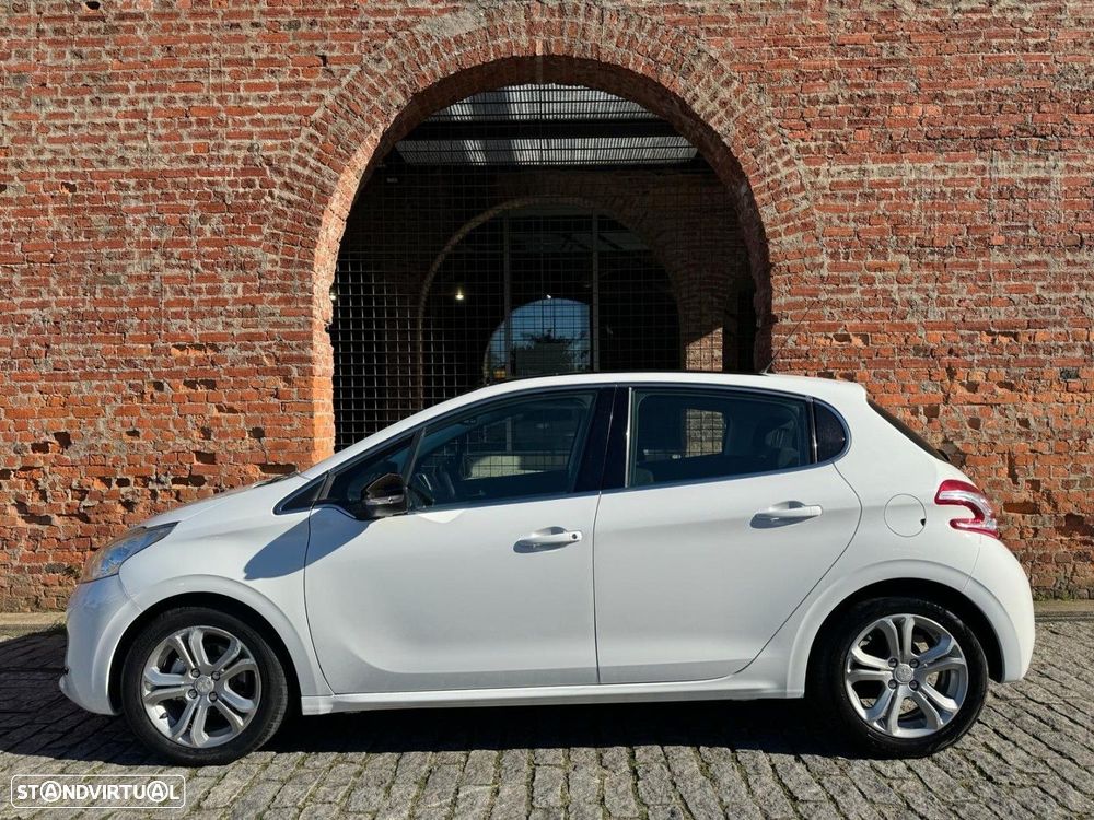 Peugeot 208 1.2 PureTech Allure - 2