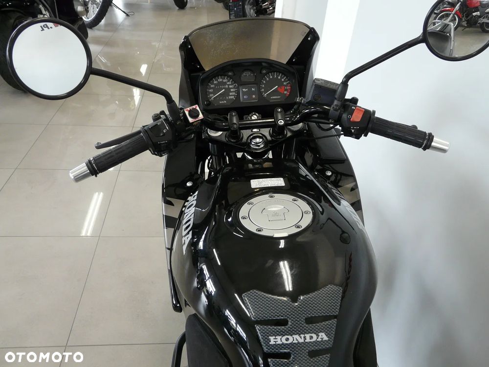 Honda CB - 16
