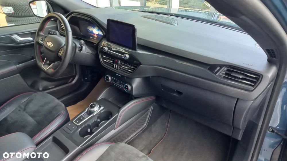Ford Kuga 2.5 FHEV FWD ST-Line X - 32