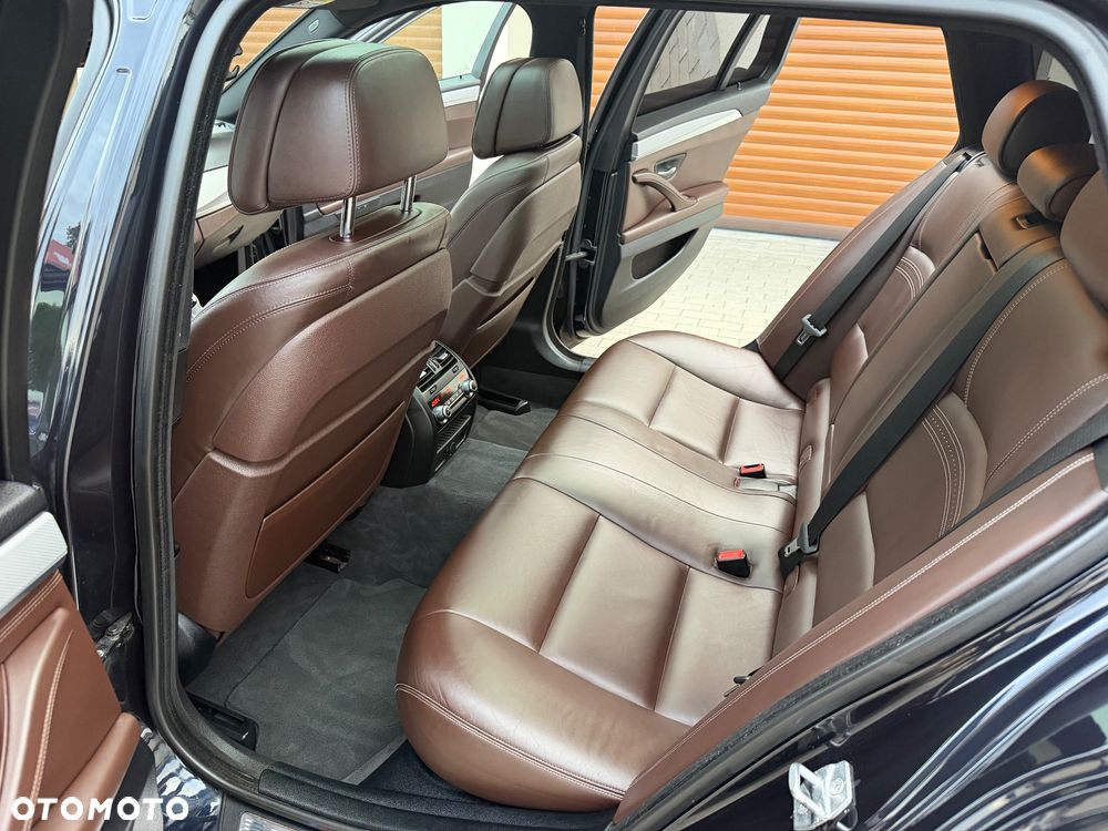 BMW Seria 5 530d xDrive Sport-Aut - 27