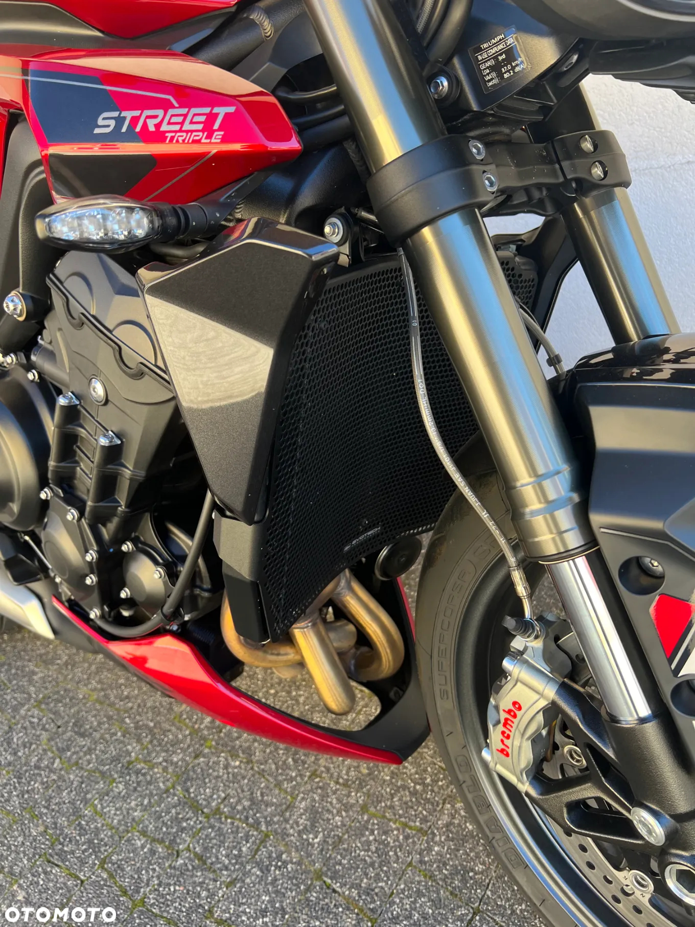 Triumph Street Triple - 4
