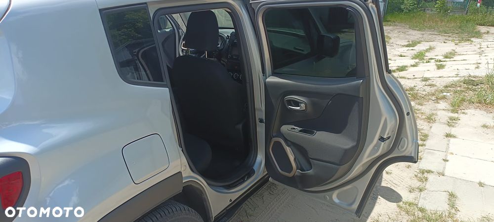 Jeep Renegade - 10
