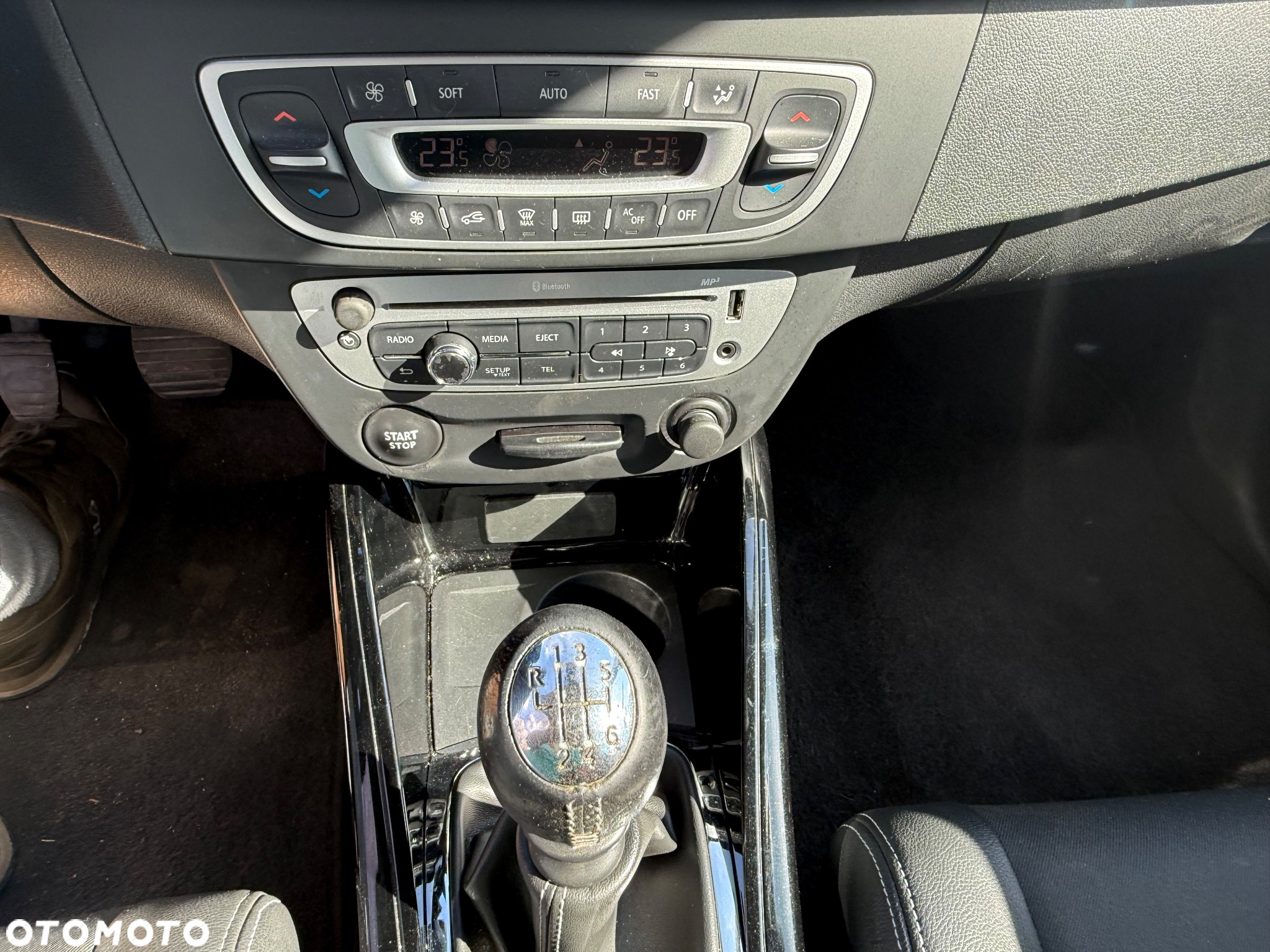 Renault Megane Grandtour ENERGY TCe 115 Start & Stop Bose Edition - 17