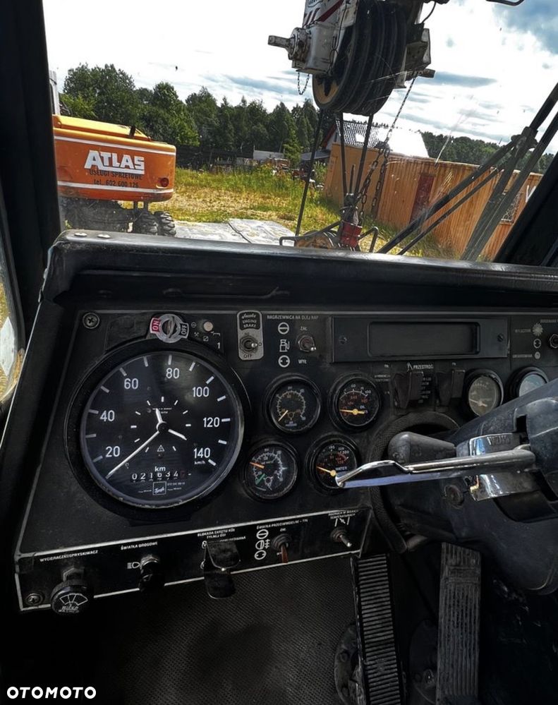 Grove AT-750BE - 8