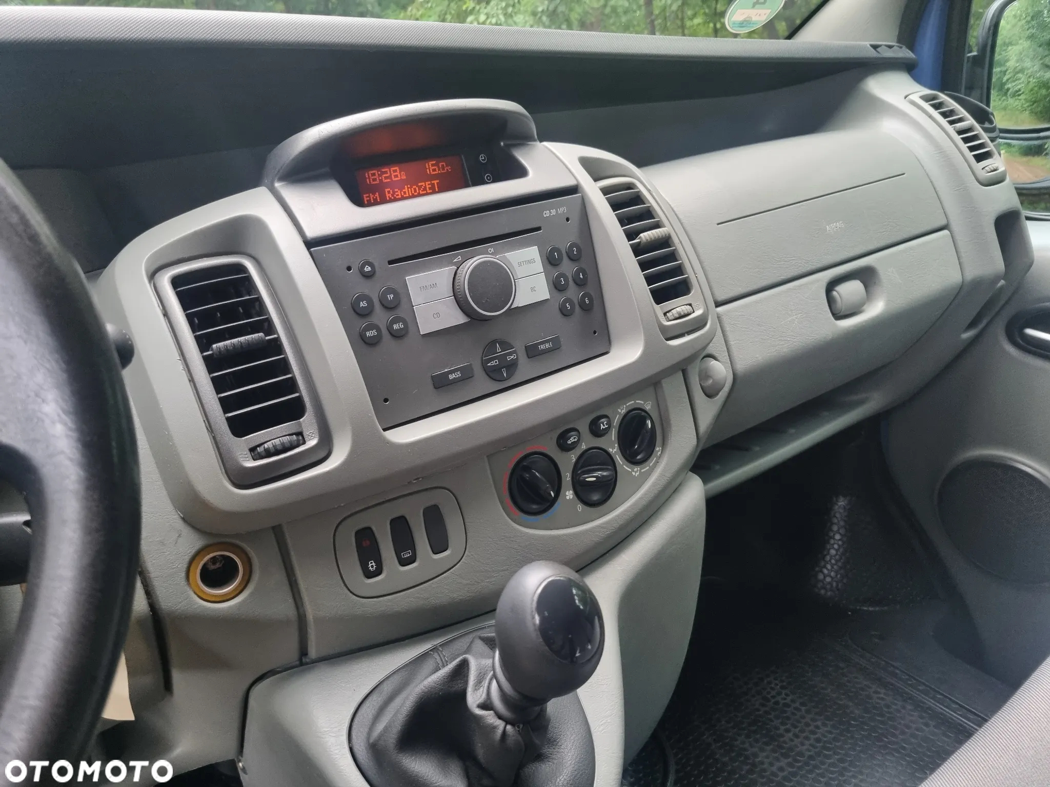Opel Vivaro 2.5 CDTI L1H1 - 15
