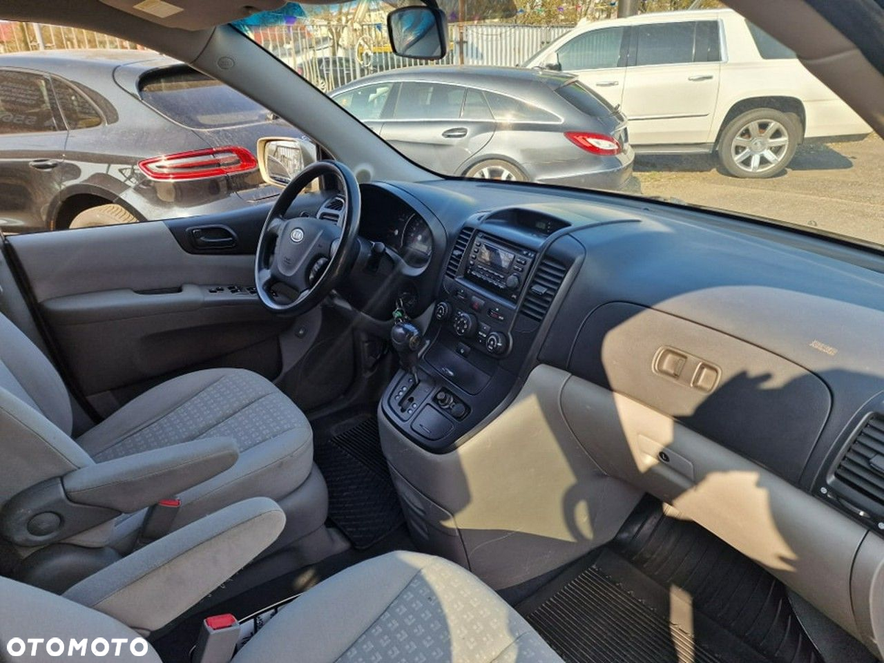 Kia Carnival 2.9 CRDi EX - 18