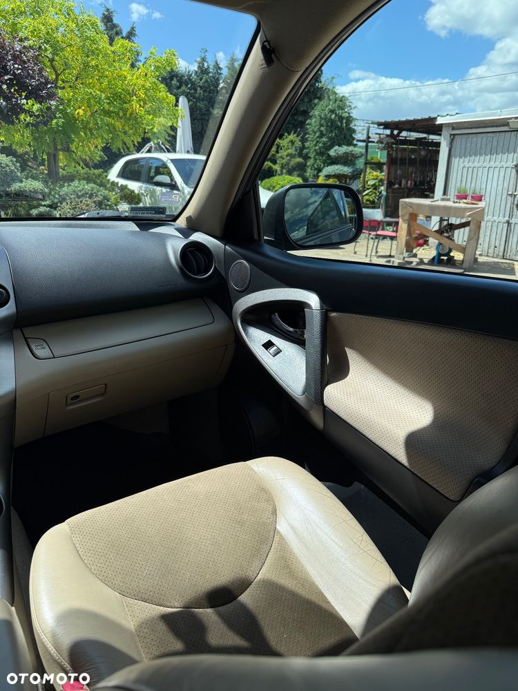 Toyota RAV4 2.2 D-4D 2010 - 11