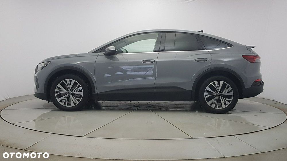 Audi Q4 e-tron - 4