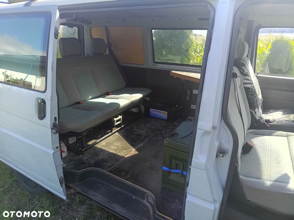 Volkswagen Transporter - 4