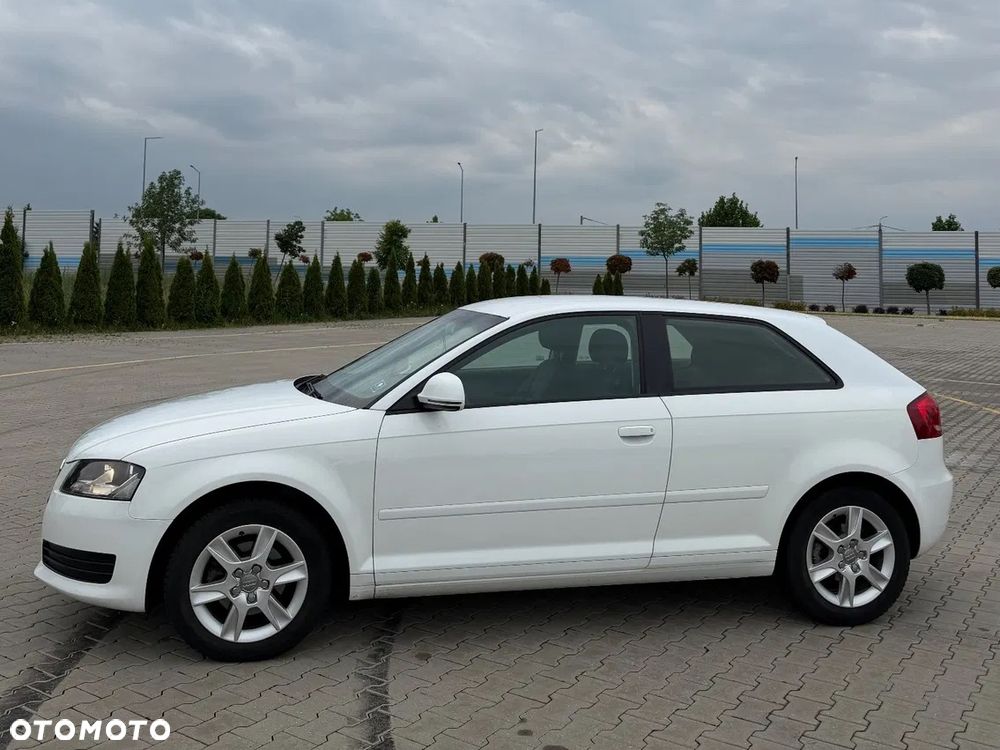 Audi A3 3-drzwiowe 1.6 Attraction - 7