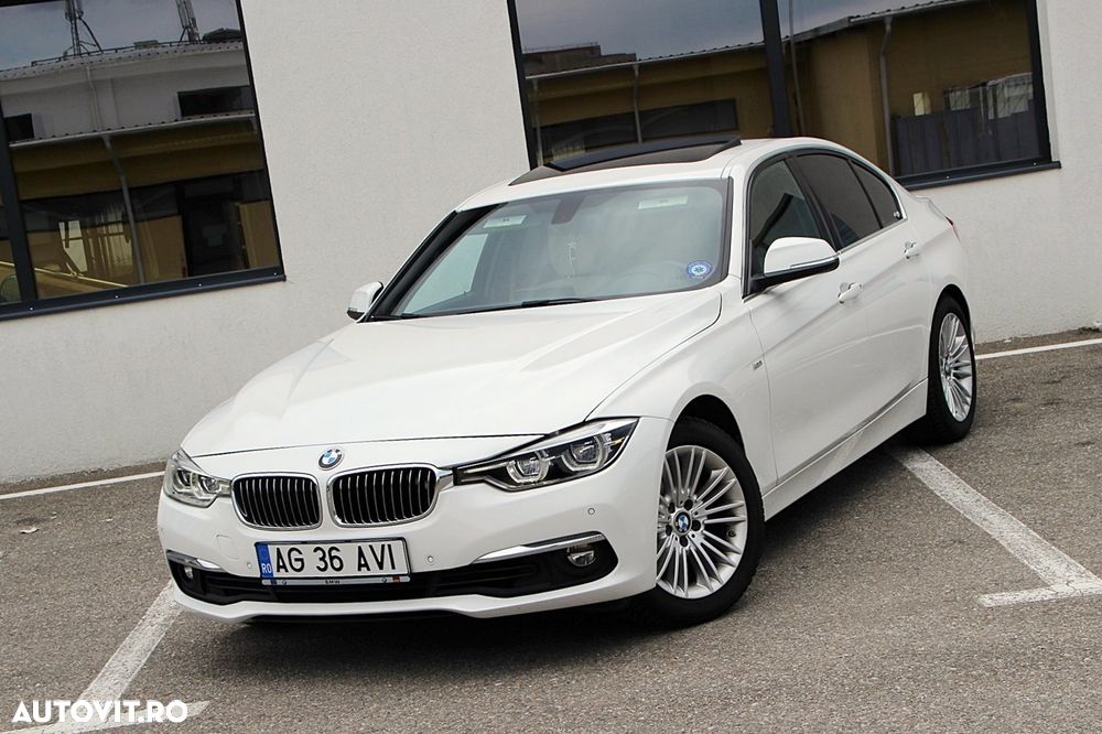 BMW Seria 3 330i Aut. Luxury Line - 13