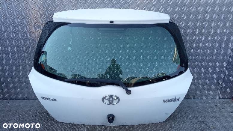 KLAPA BAGAŻNIKA TOYOTA YARIS II - 1
