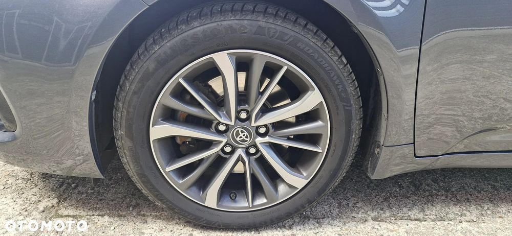 Toyota Avensis - 10