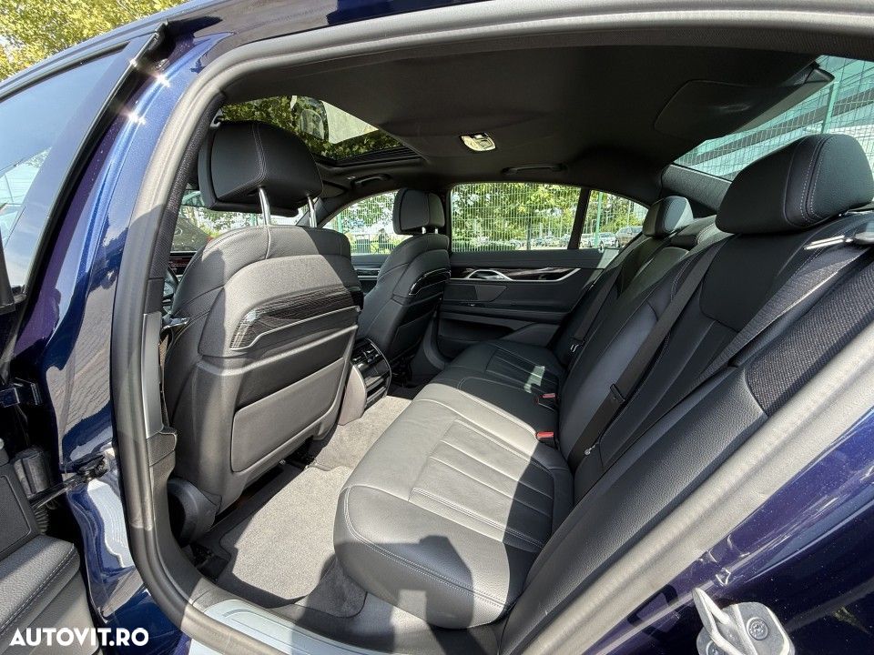 BMW Seria 7 730d xDrive MHEV - 15