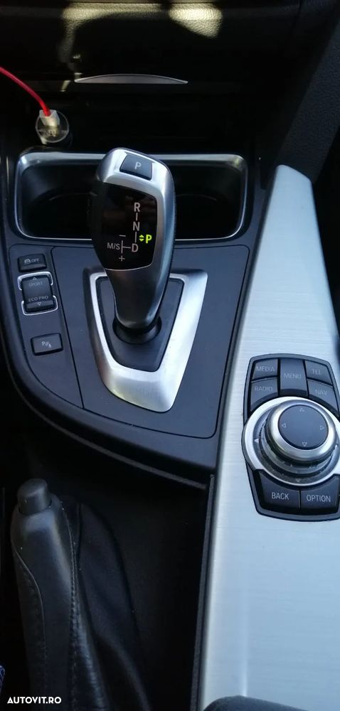 BMW Seria 3 320d xDrive Aut. - 24