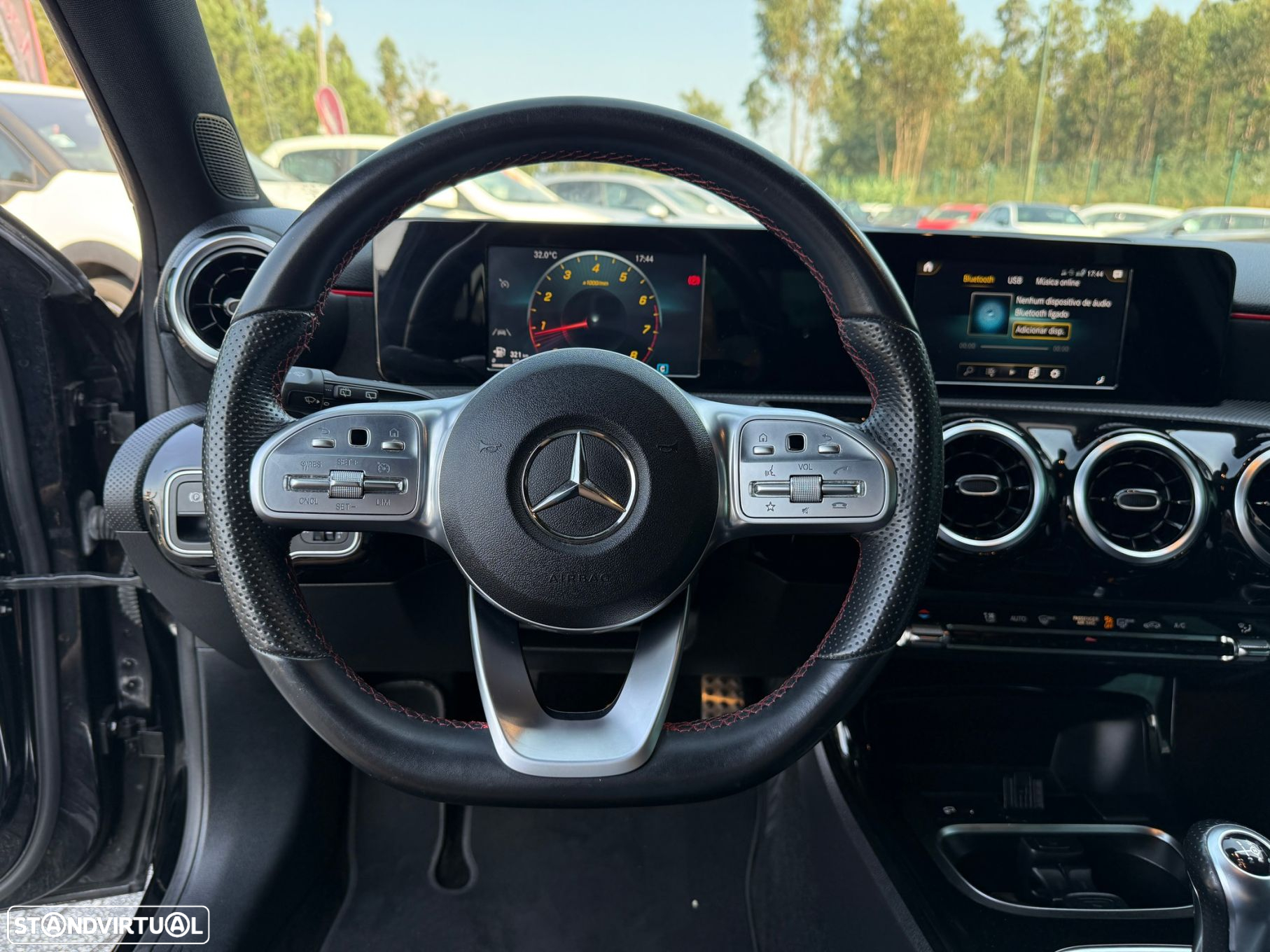 Mercedes-Benz A 160 AMG Line - 14