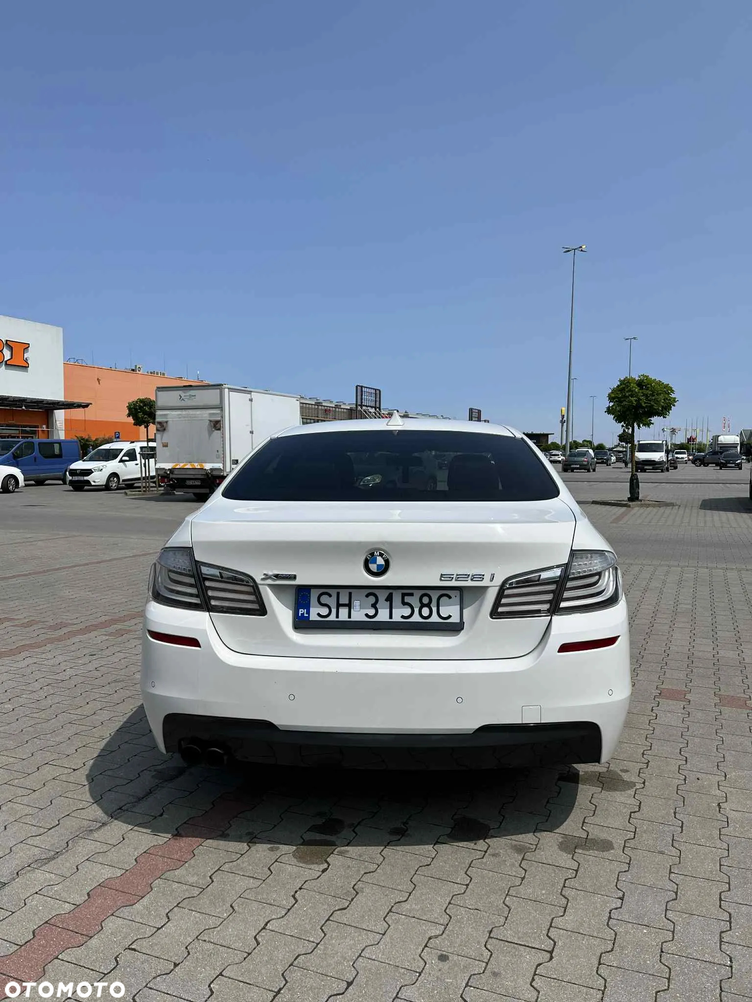 BMW Seria 5 528i xDrive - 7