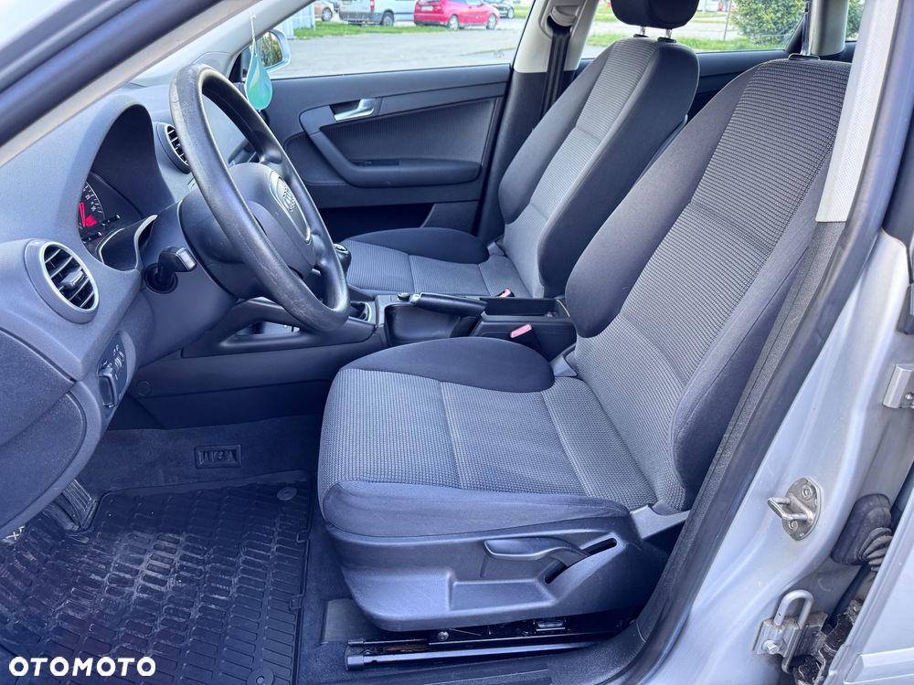 Audi A3 Sportback 1.6 Attraction - 10