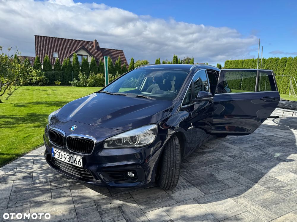BMW Seria 2 218d - 9