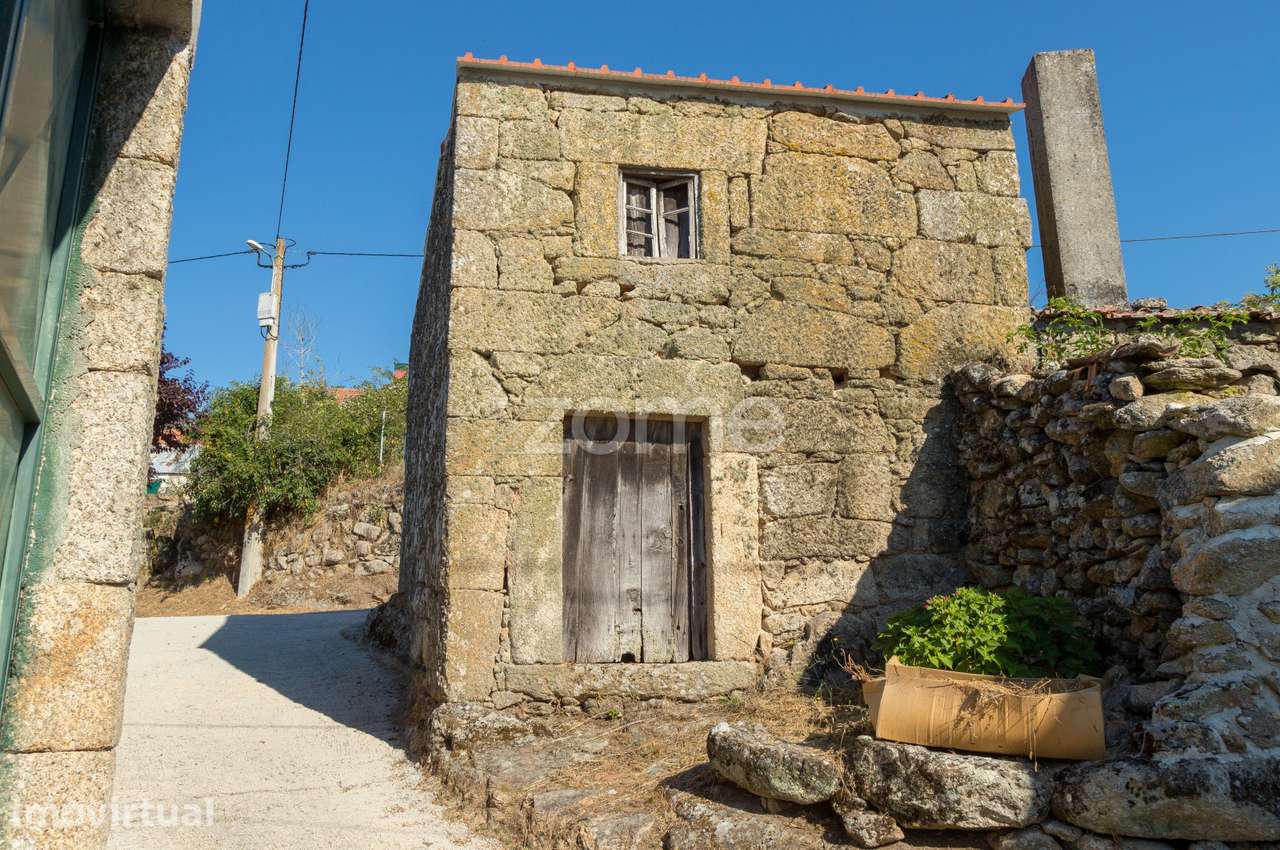 9 Terrenos urbanos com moradias em granito e 9 Terrenos rústicos. - Grande imagem: 5/48