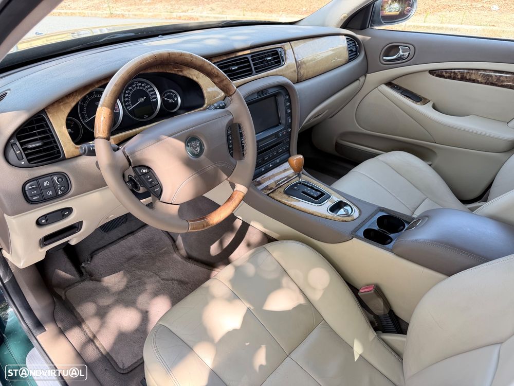 Jaguar S-Type 3.0 V6 Executive Auto. - 7
