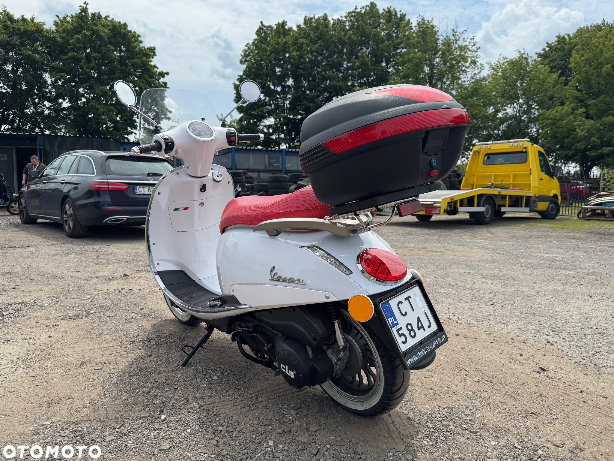 Piaggio Vespa - 3
