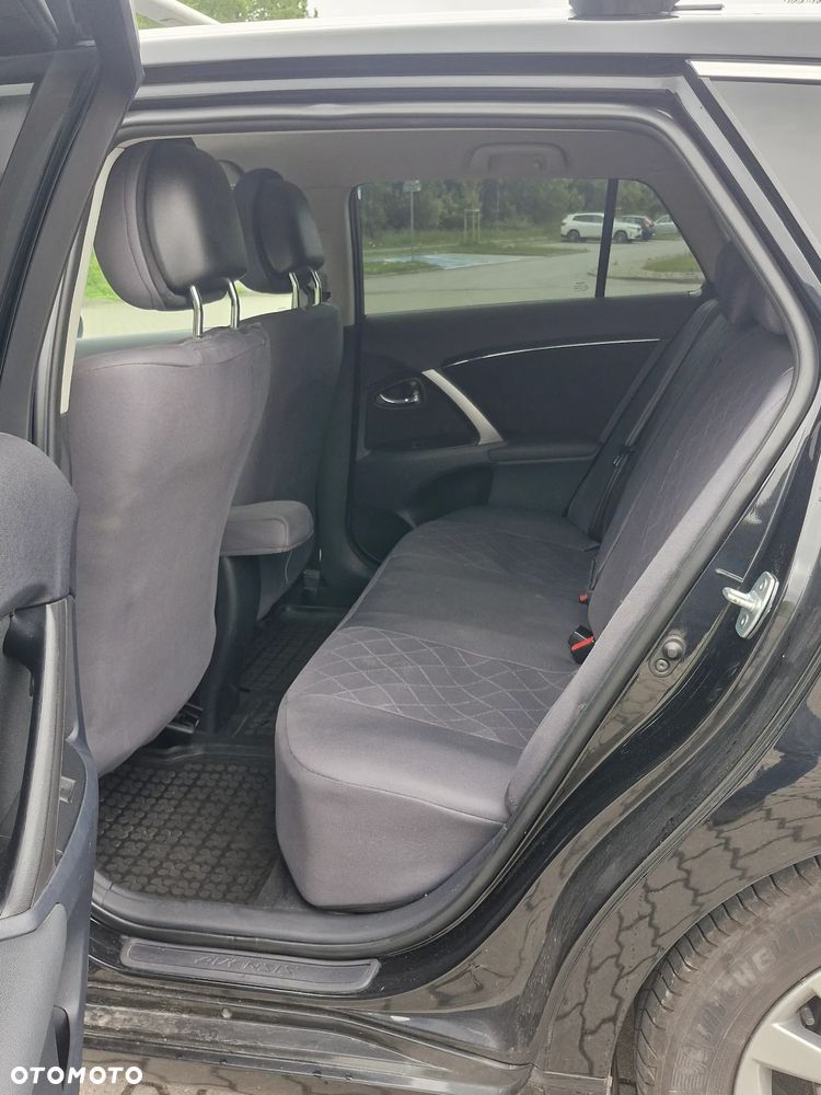 Toyota Avensis 1.8 Active - 21