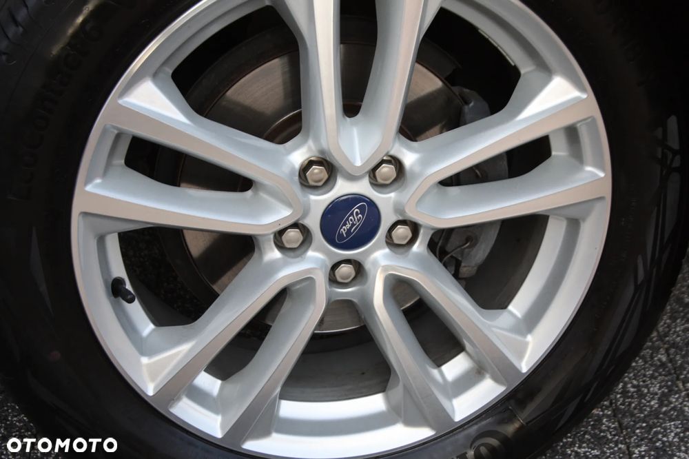 Ford Kuga 1.6 EcoBoost 2x4 Titanium - 24