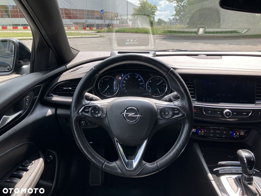 Opel Insignia - 12