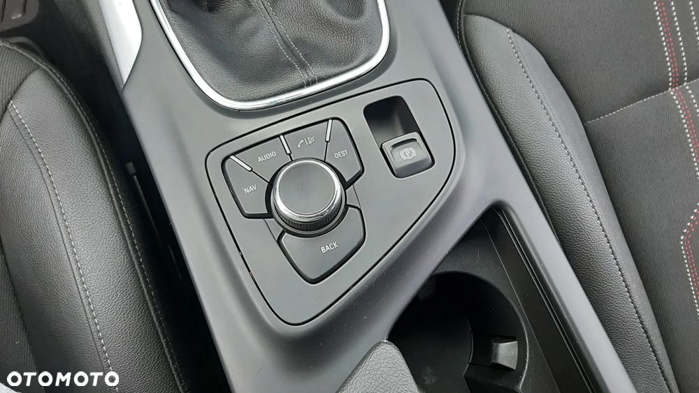 Opel Insignia - 11